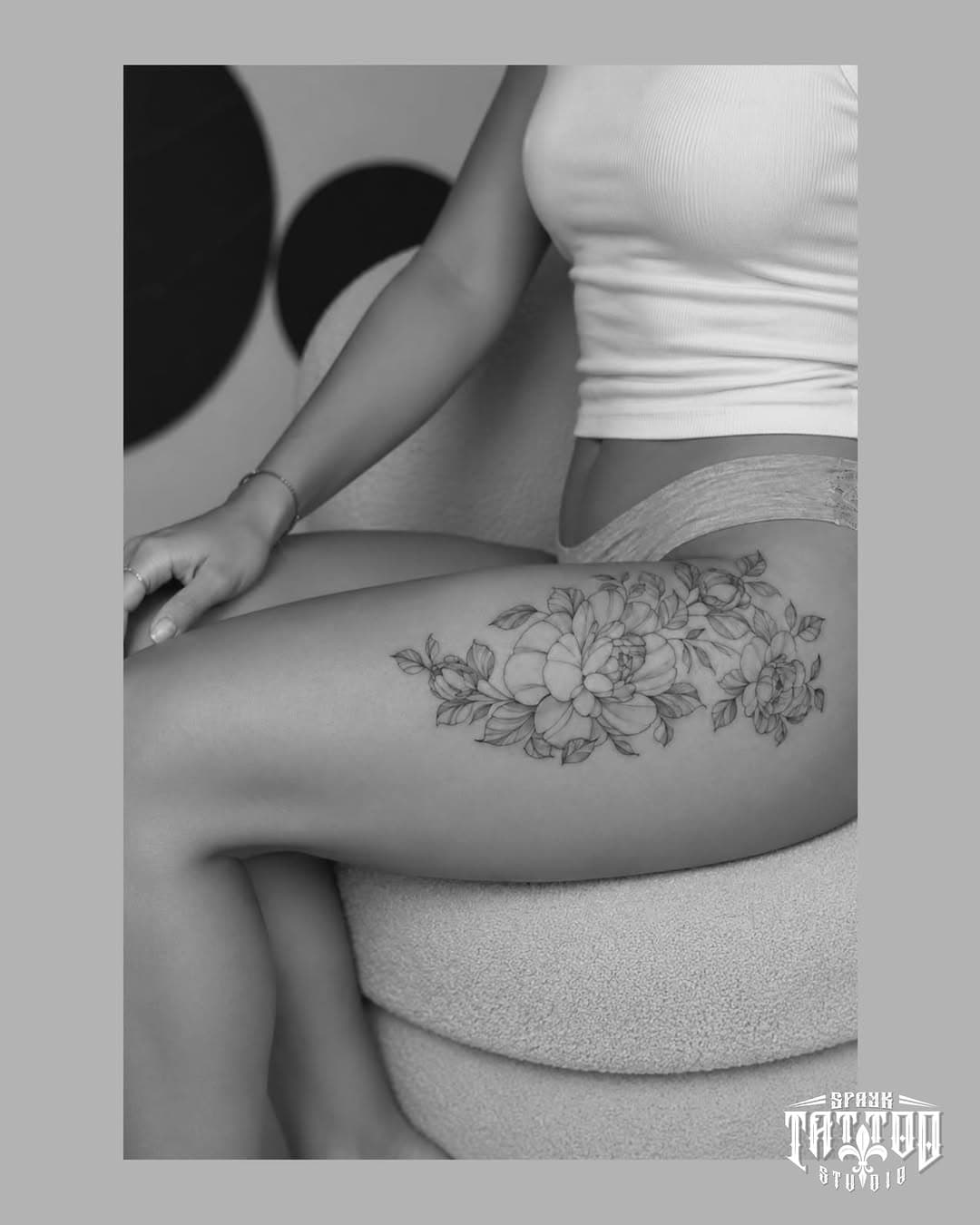 Fine line peony thigh piece